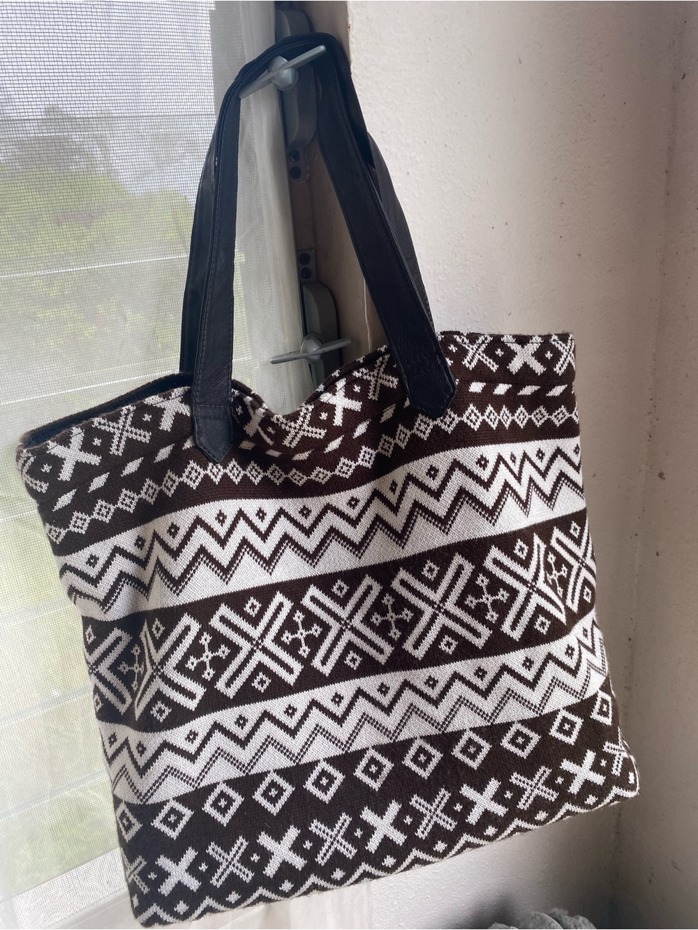 Black & White Neve Geometric Patterned Tote Bag with Black Handles
